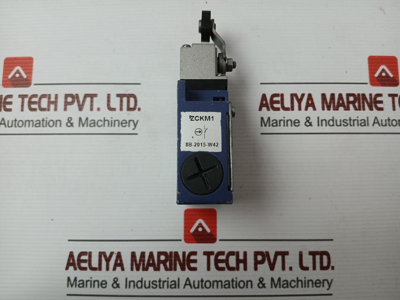 Telemecanique Limit Switch Part No. Xckm Ac 15 240V 3A