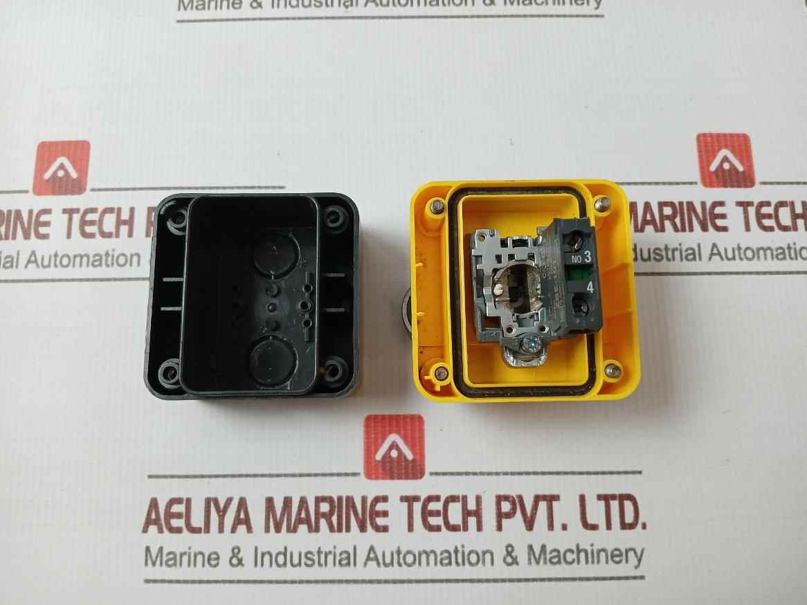 Telemecanique Push Button Control Switch Box Station 240V 3A