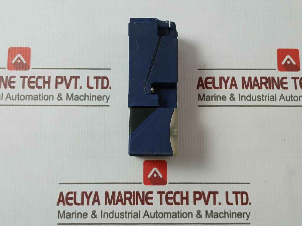 Telemecanique Xs7C4A1Mpg13 Inductive Proximity Sensor 24 V-240 V Ac/Dc 5-200Ma D