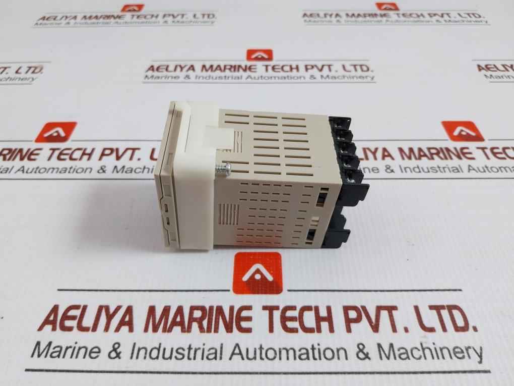 Temperature Controller E5Csz-r1T Omron 100-240Vac