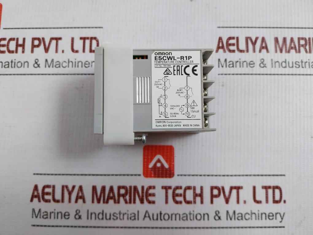 Temperature Controller E5Cwl-r1P Omron 50/60Hz