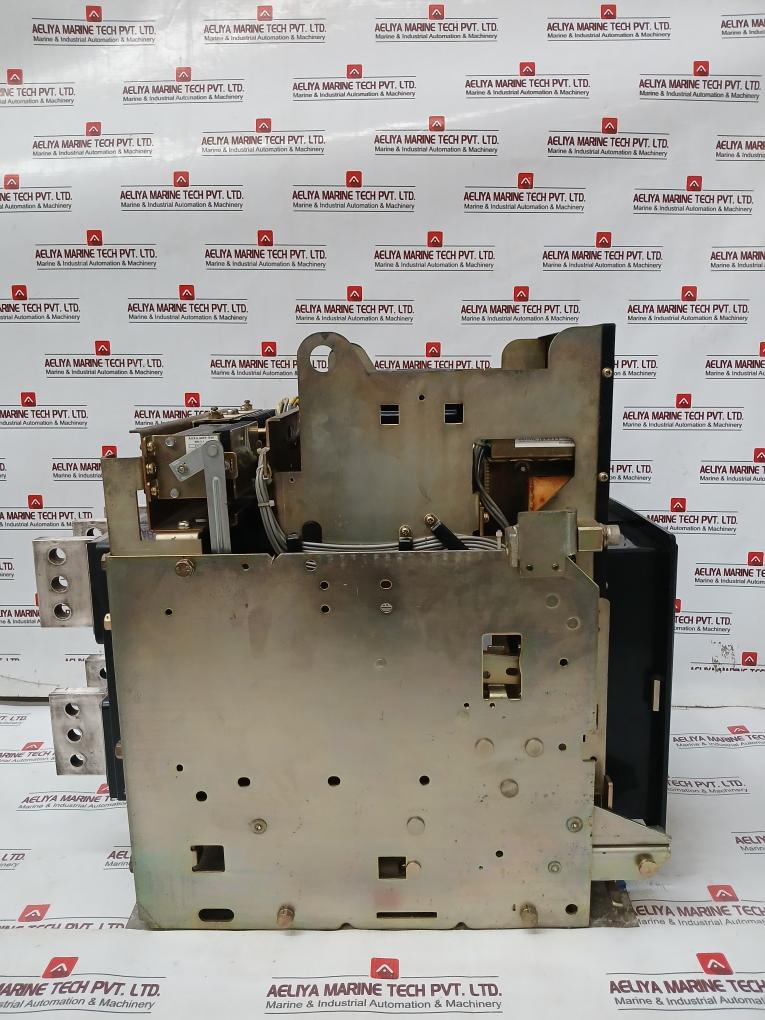 Terasaki Electric 690 Vac 50/60 Hz 2000 A 3 Pole Air Circuit Breaker At20