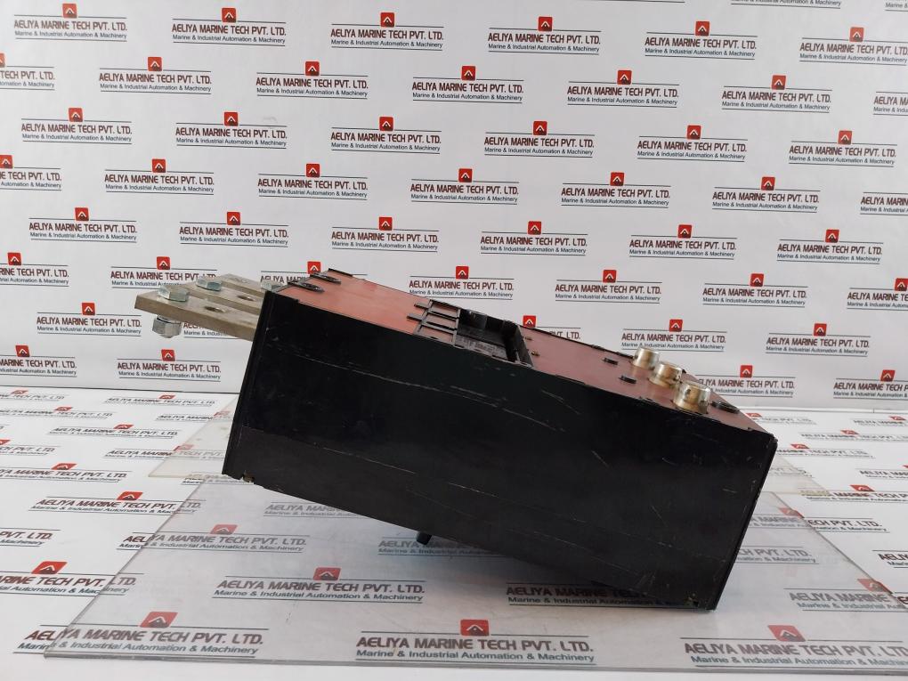Terasaki Electric Tembreak Tl-800F Circuit Breaker Ac 690V 60Hz 700A 3 Pole