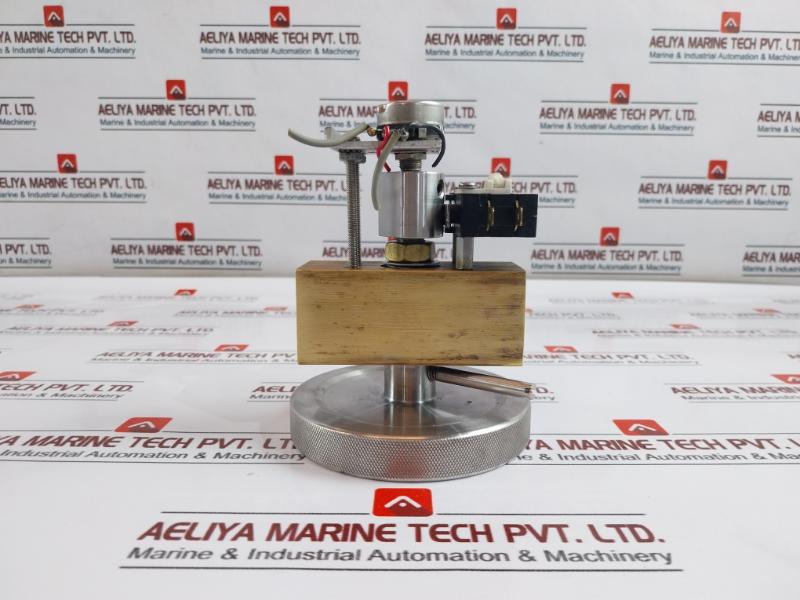 Throttle Assembly with Cherry Elect E19 Snap Action Switch