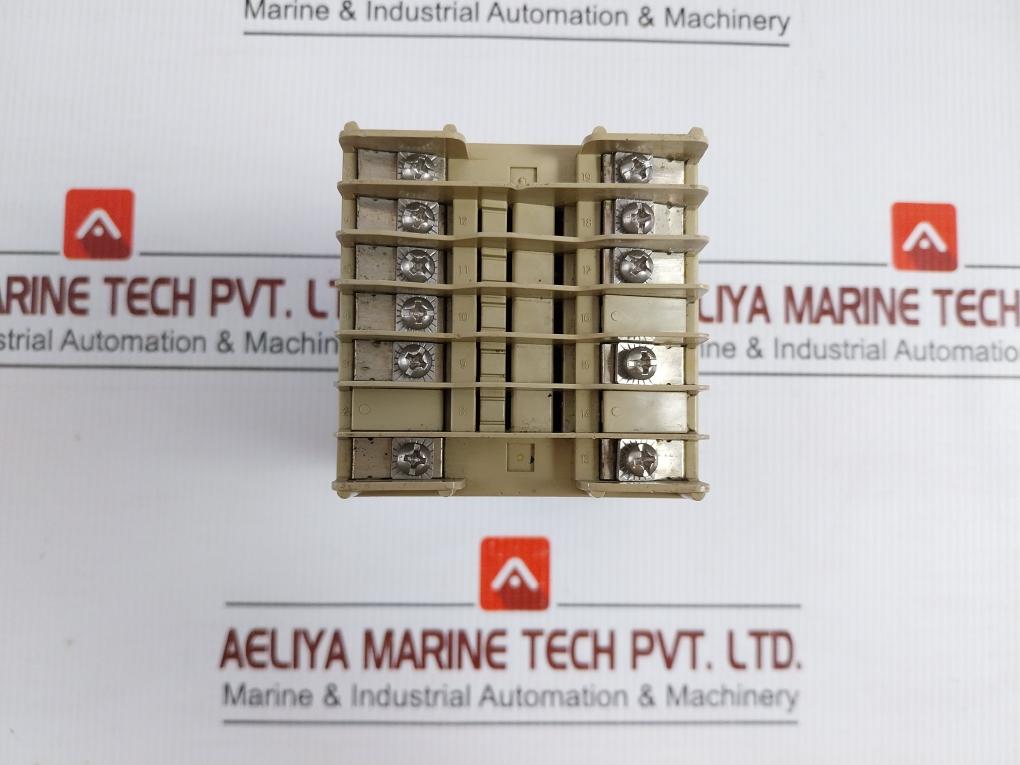Timer-Counter-100-240vac-50-60hz-0-1a-By-Hanyoung-Gx7-P41e-7