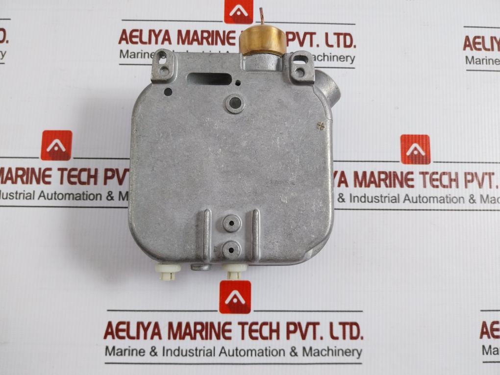 Tlc 7B 17 F001 Temperature Switch 0 To 40°C Sauter