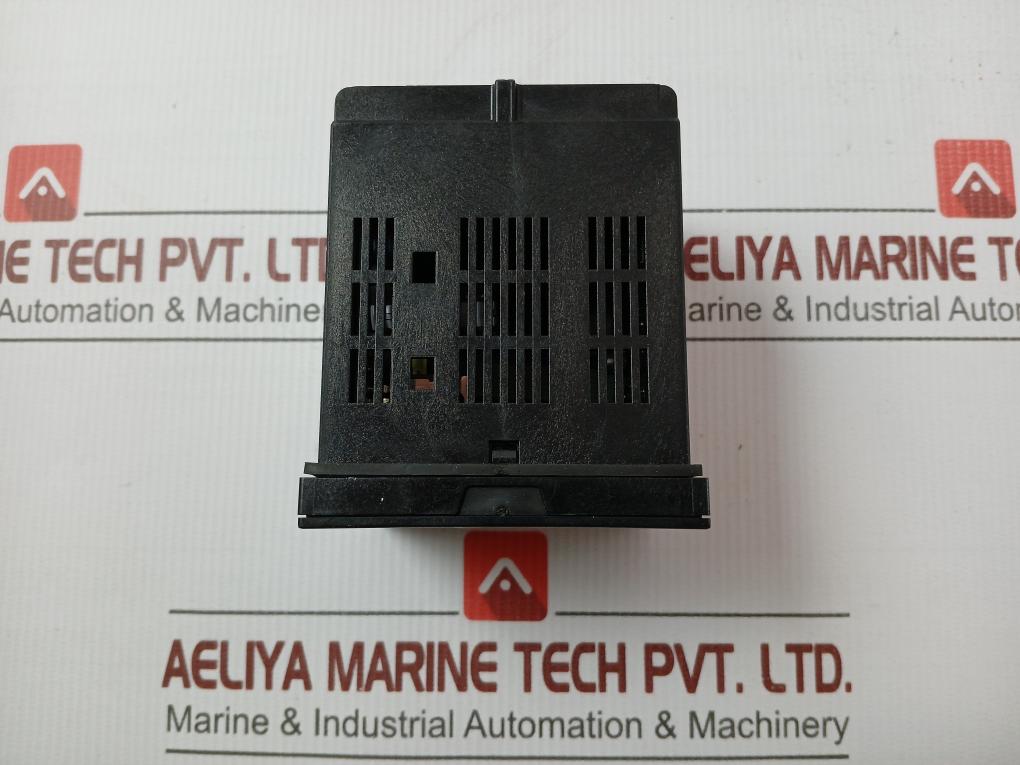Toho Electronics Digital Temperature Controller Ttm-007-r-a-z134 100-240Vac