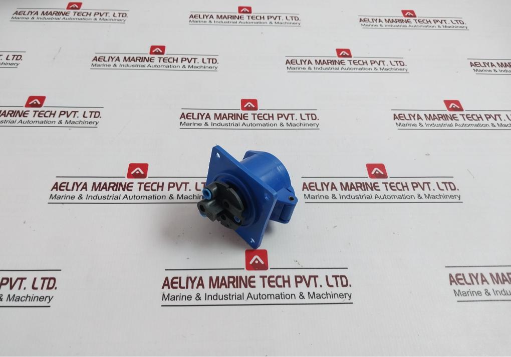 Total 113 Dust Proof Socket 16A 220-250V Ip44 Iec309-2