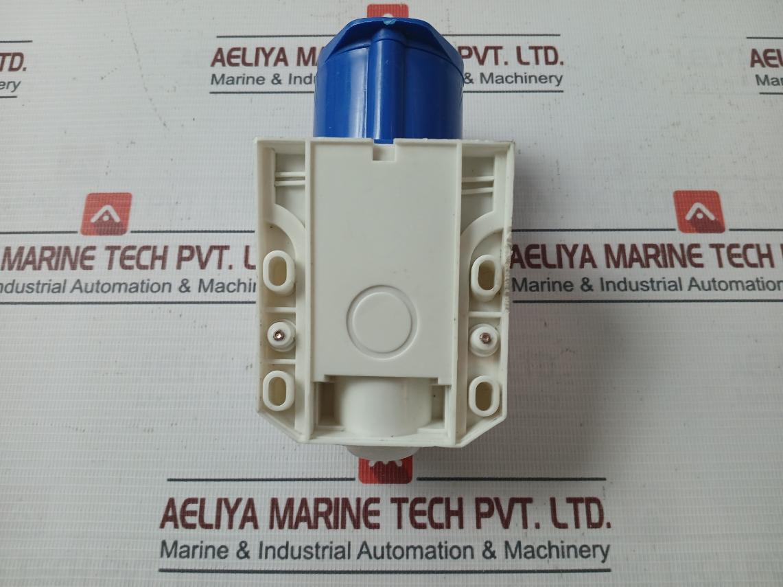 Total 113 Dustproof Industrial Socket Iec 309-2 Ip44