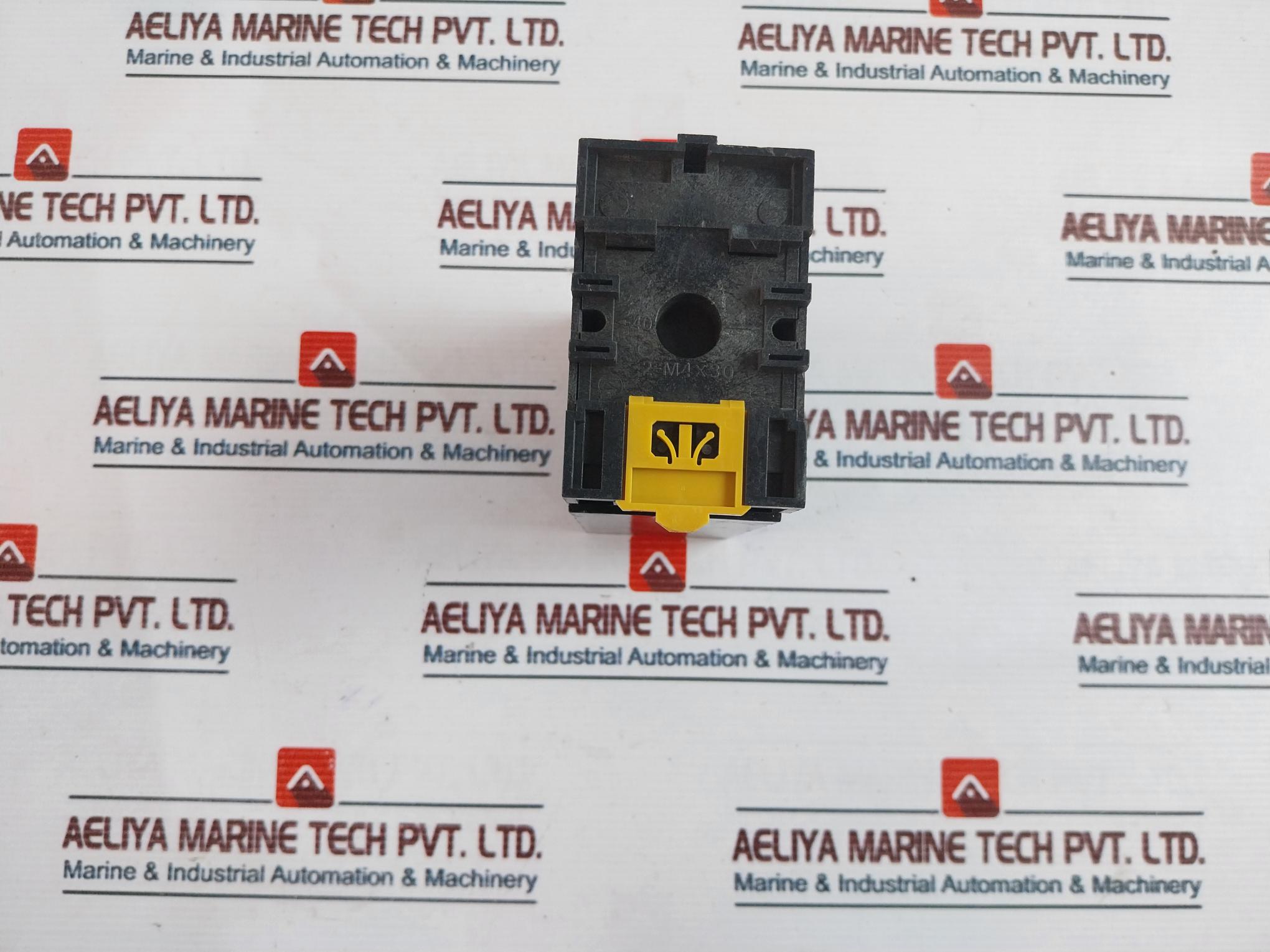 Toyo Keiki Nh-606 250V 7.5A Isolator With Base