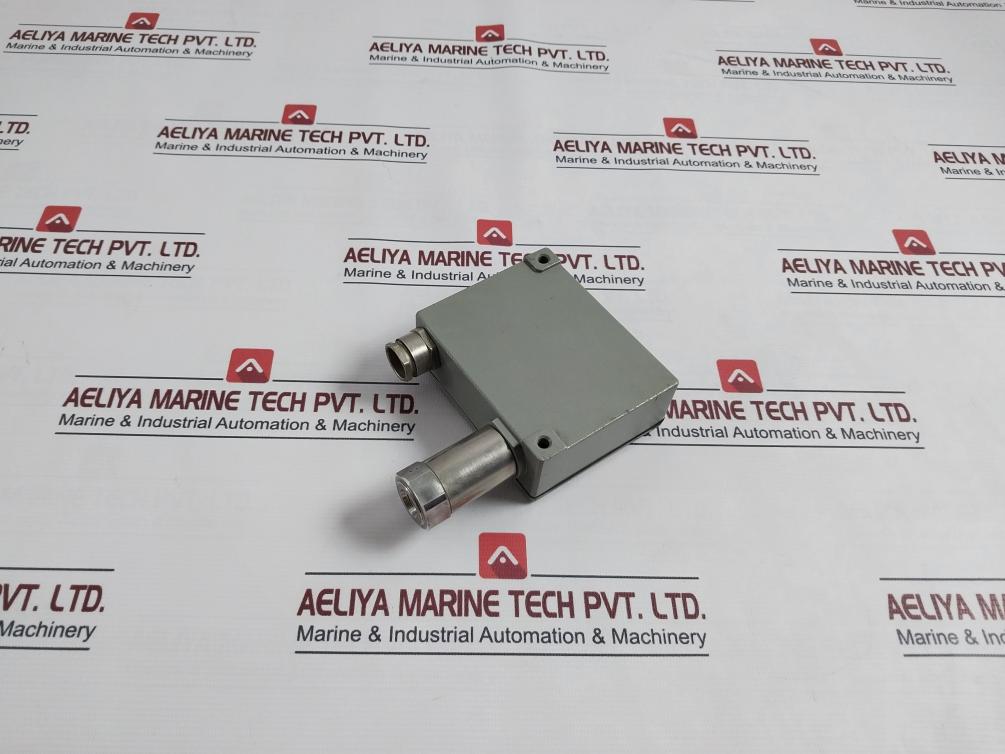Trafag 8202.77.2210 Pressure Sensor Control 0-6Bar-g 0-0.6 Mpa-g 12-34Vdc/4.20Ma