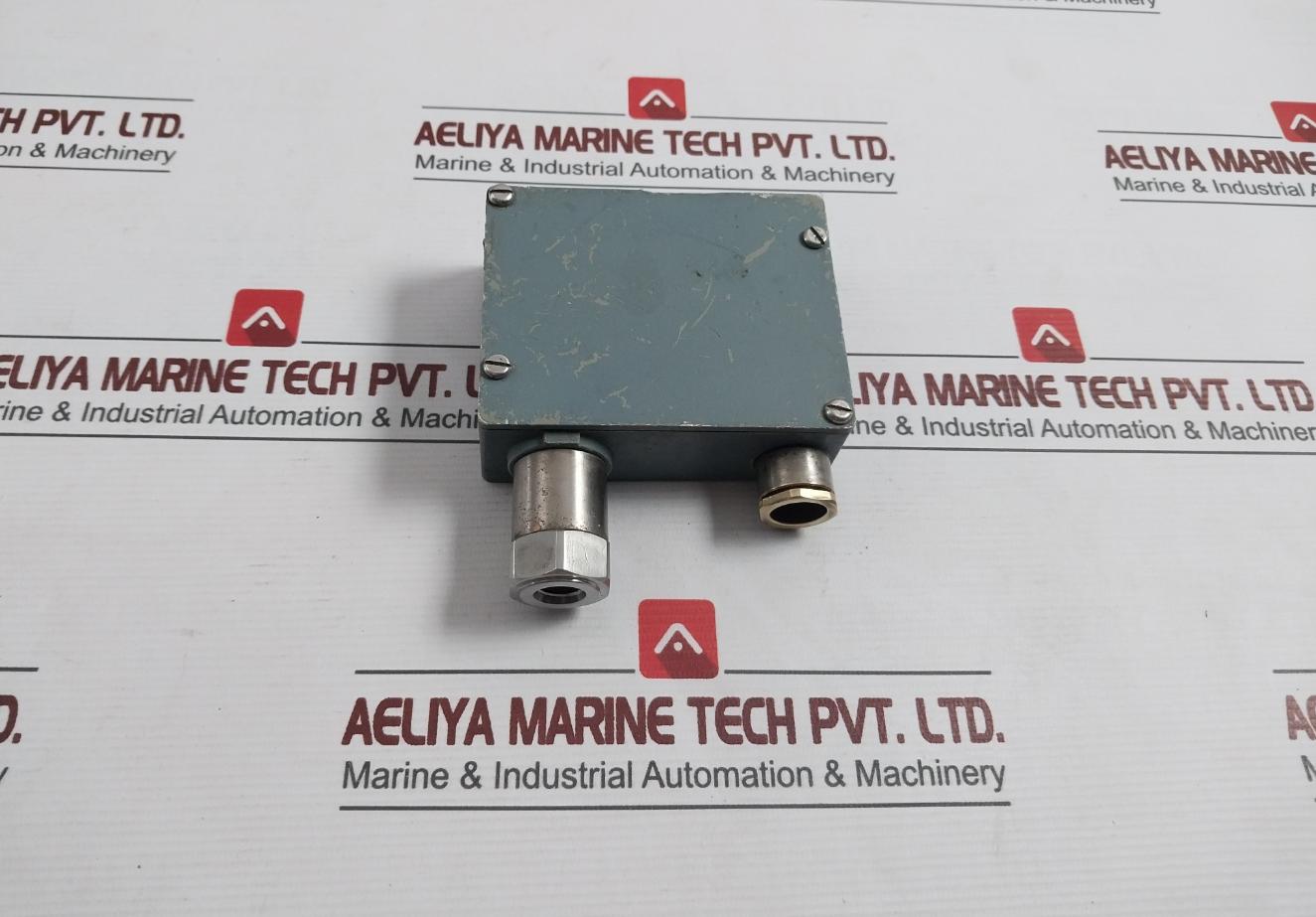 Trafag 8202 Pressure Transmitter 36V/15 Bar