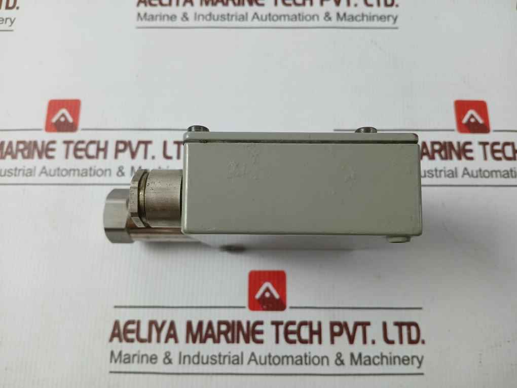 Trafag 8202 Pressure Transmitter 6Bar 0-70°C Ip65 12-34Vdc