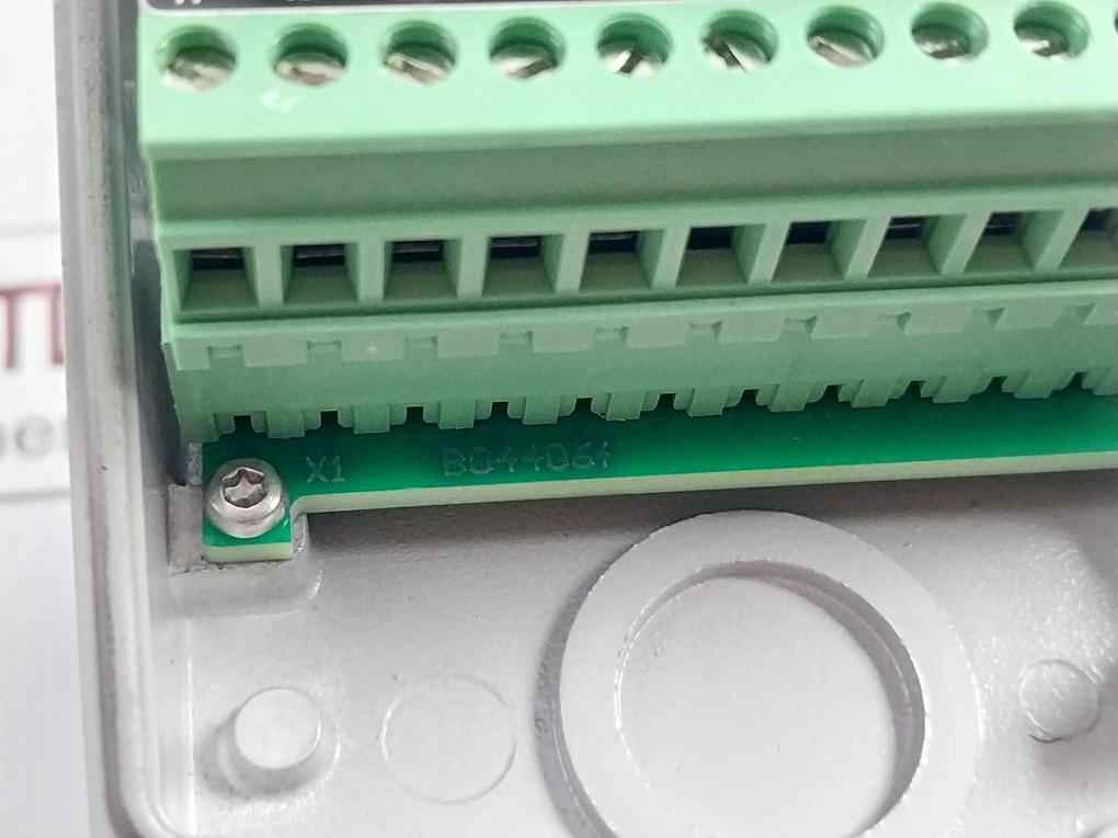Trafag 8736.20.2200.N1 Density Monitor C1B41205409528 -100-1000 Kpa