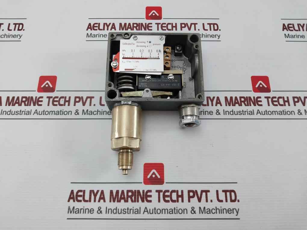 Trafag 900.2376.924 Pressostat For Increasing Pressure 0-4 Bar