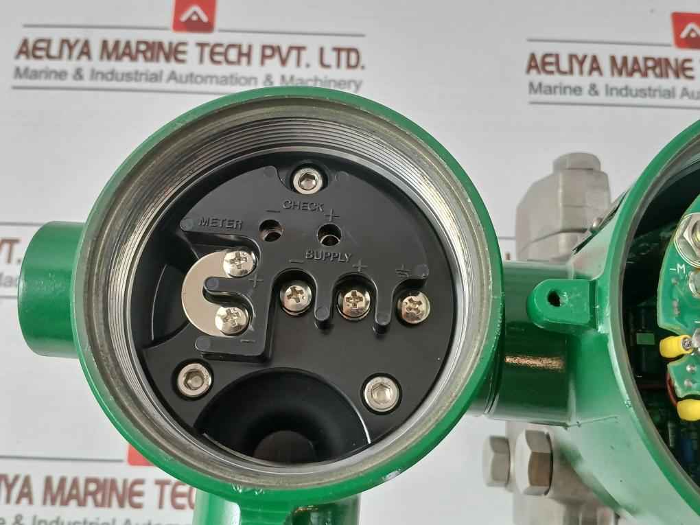 Transmitter Output Une11S-shs2 *B Yokogawa Dc 4-20 Ma 0-300 Kpa 24 V