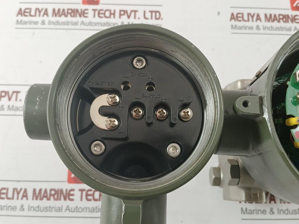 Une 43-scs2*B/Cal-p/Ssb-s/Z Pressure Transmitter Yokogawa 0-5 Mpa
