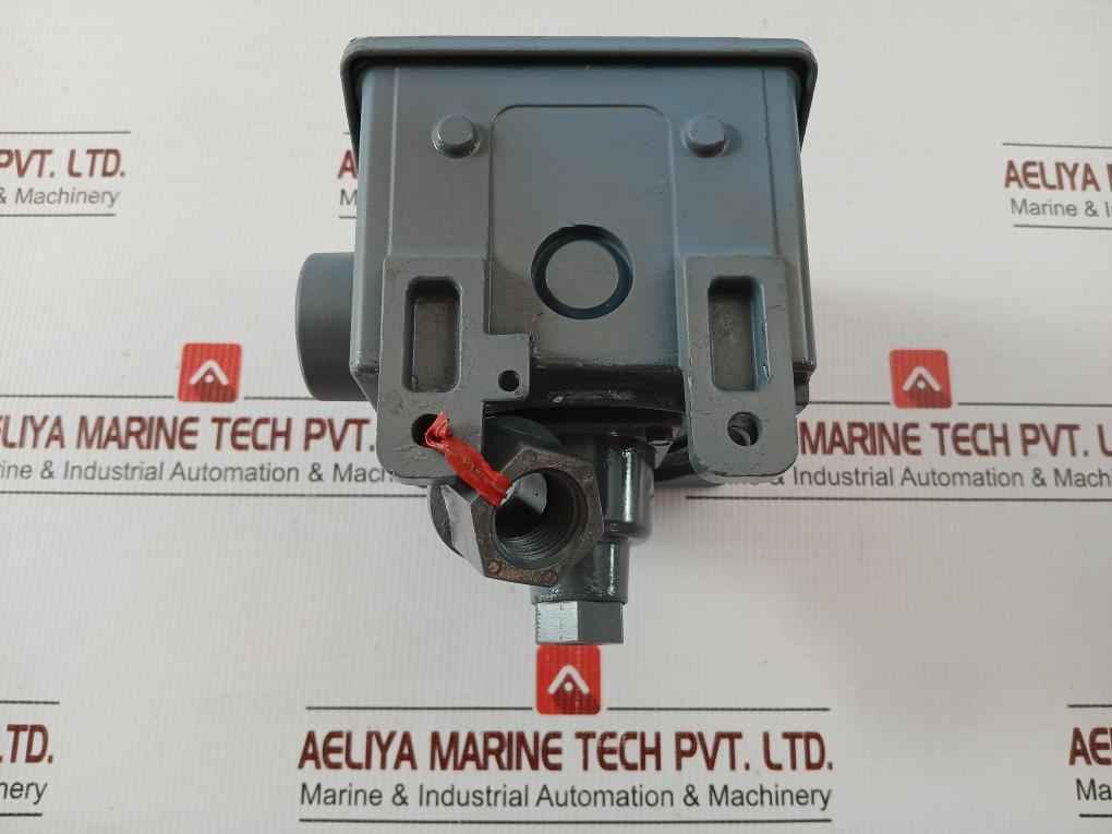 United Electric Pressure Control Switch H402-36