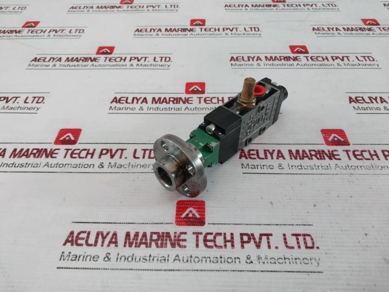 Univer Cl-111A Mechanical Pneumatic Valve 2274//
