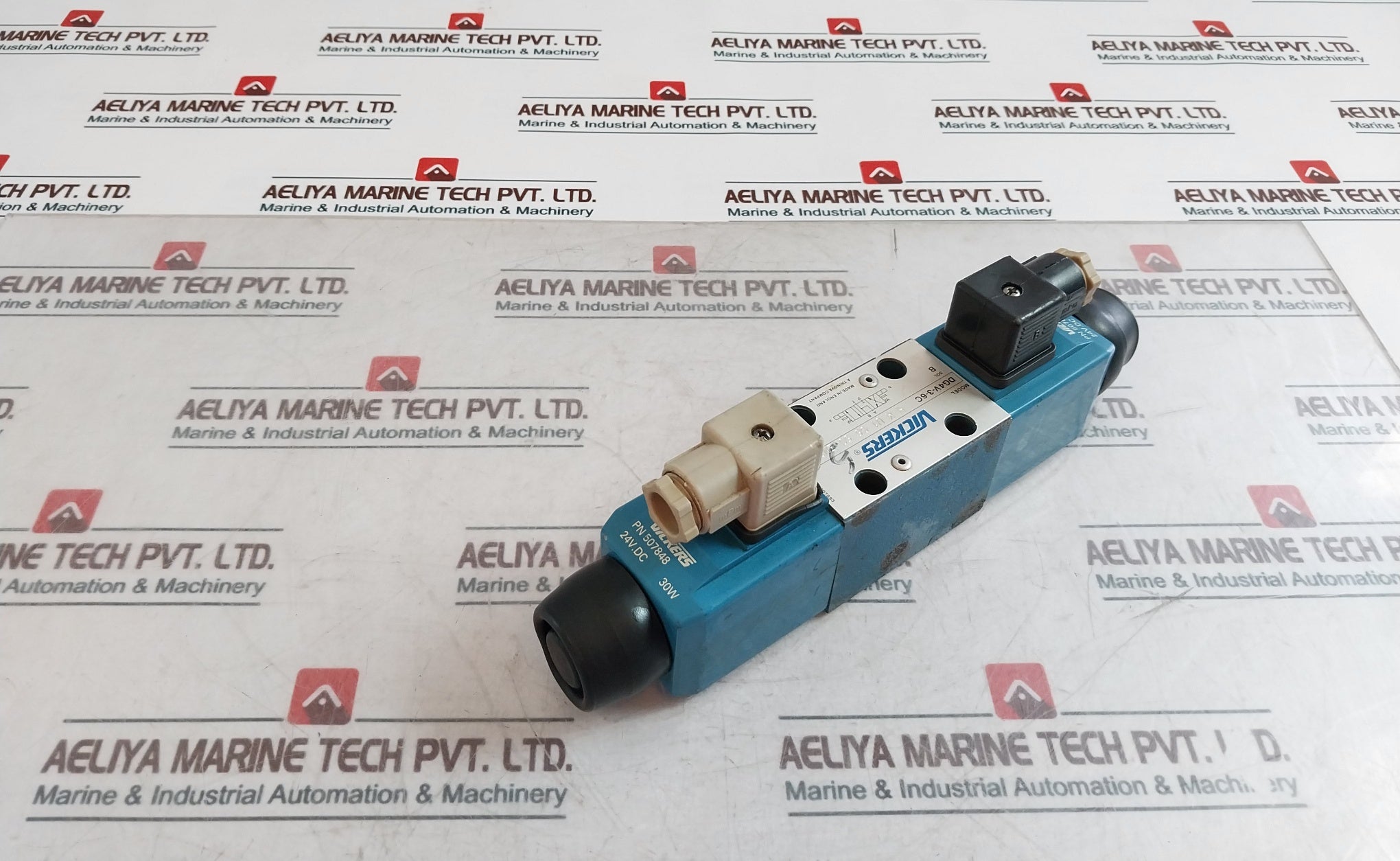 Vickers DG4V-3-6C H M U1 C6 60 EN38 Solenoid Directional Control Valve 507848