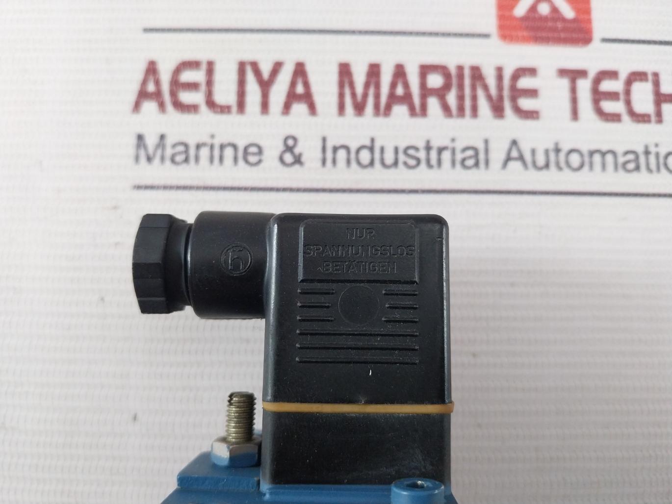 Wabco 3410400060 Pneumatic Pressure Switchn USED
