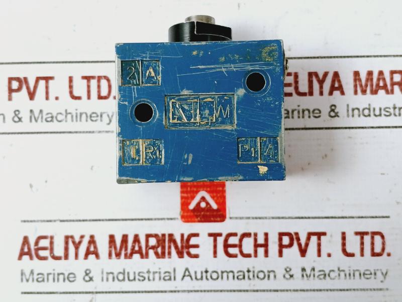 Wabco 3630070000 Roller Lever Pneumatic Directional Valve 002 2786