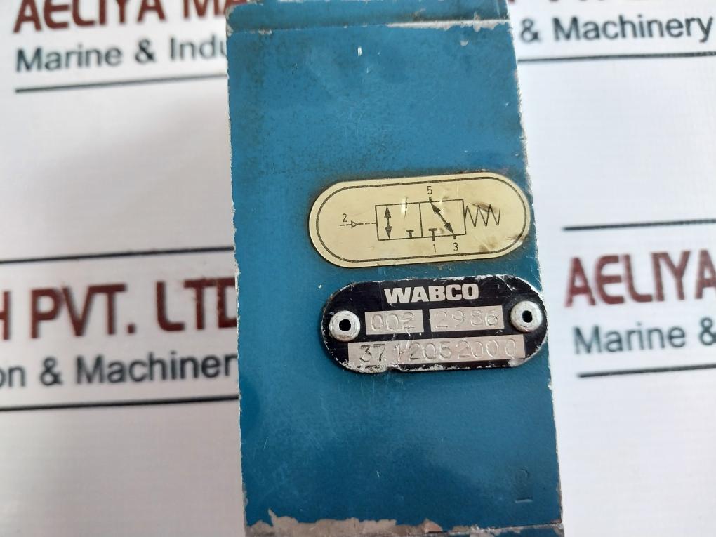 Wabco 3712052000 Pneumatic Directional Valve 002 2986