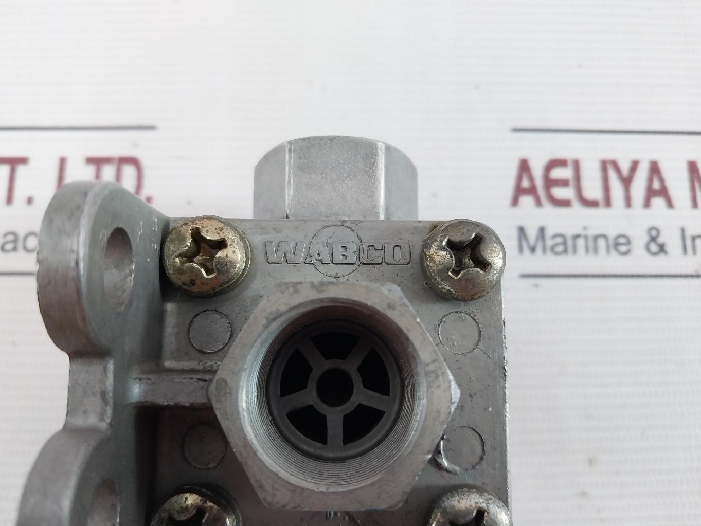 Wabco 4342021000 Double Check Valve 434.202.652.6 12/19-2