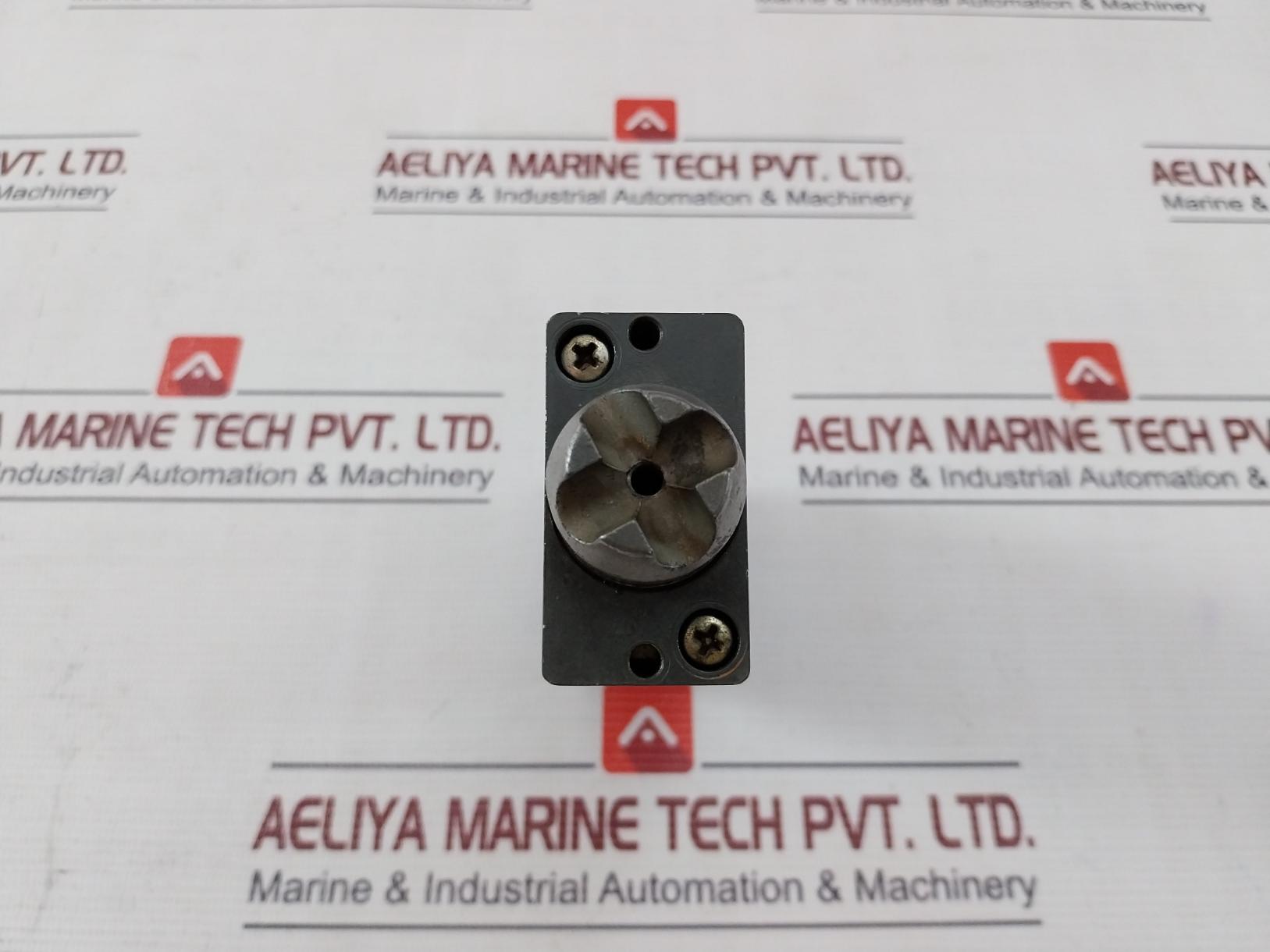 Wabco 5631270000 Directional Control Valve 002
