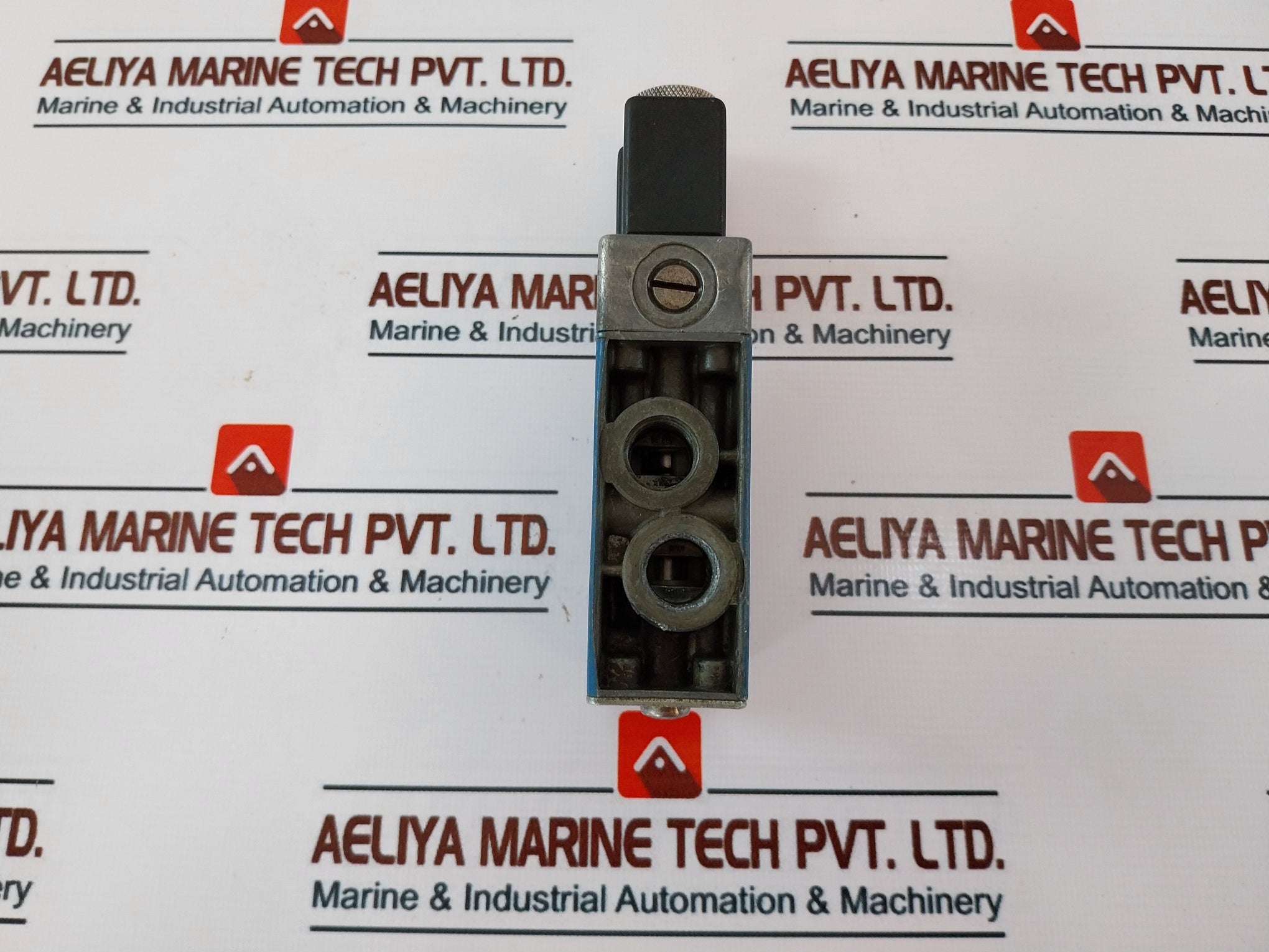 Wabco 5722022220 Solenoid Valve 002 0686