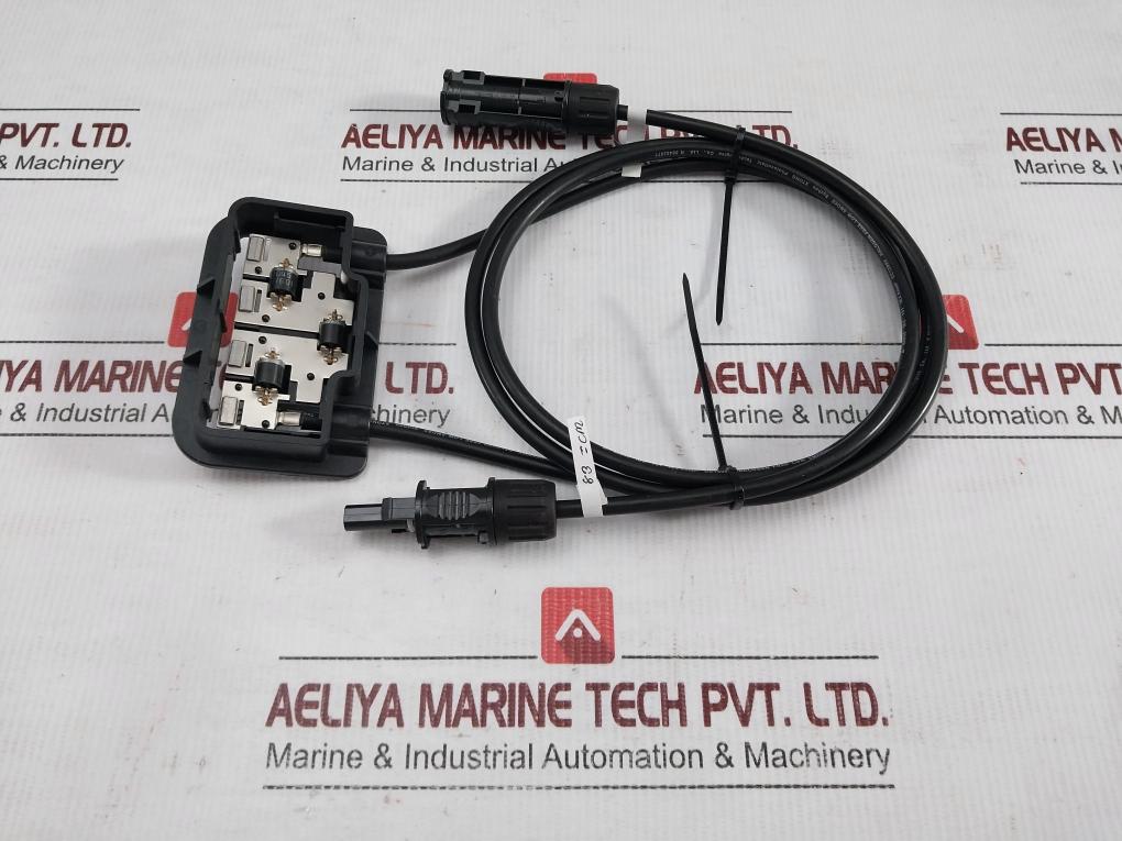 Xtong-1500-Vdc-15A-Solar-Panel-Junction-Box-PV-XT1206XY-25SQ045-PV-210730-6