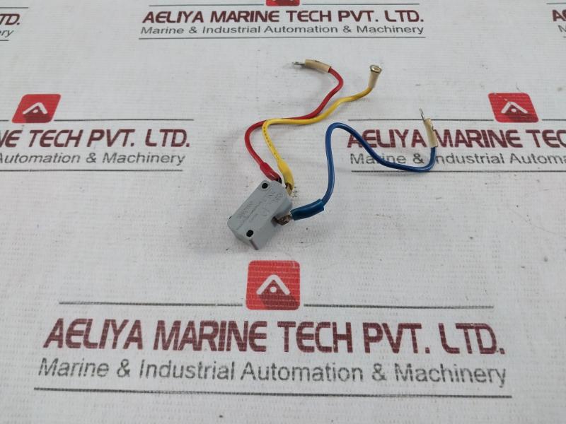 Yamatake-honeywell V-5610D Microswitch 0.5A-125Vdc 0.25A-250Vdc 9624P Y14