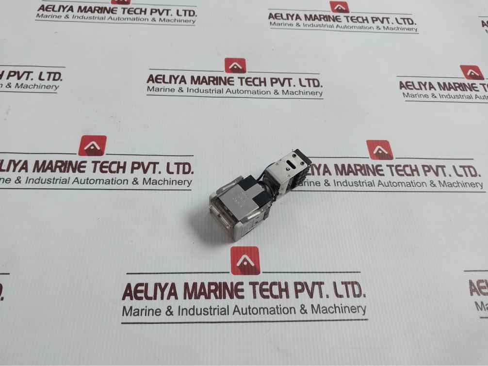 Yamatake Honeywell 2C5101 Micro Switch 2D33L-j,0044A