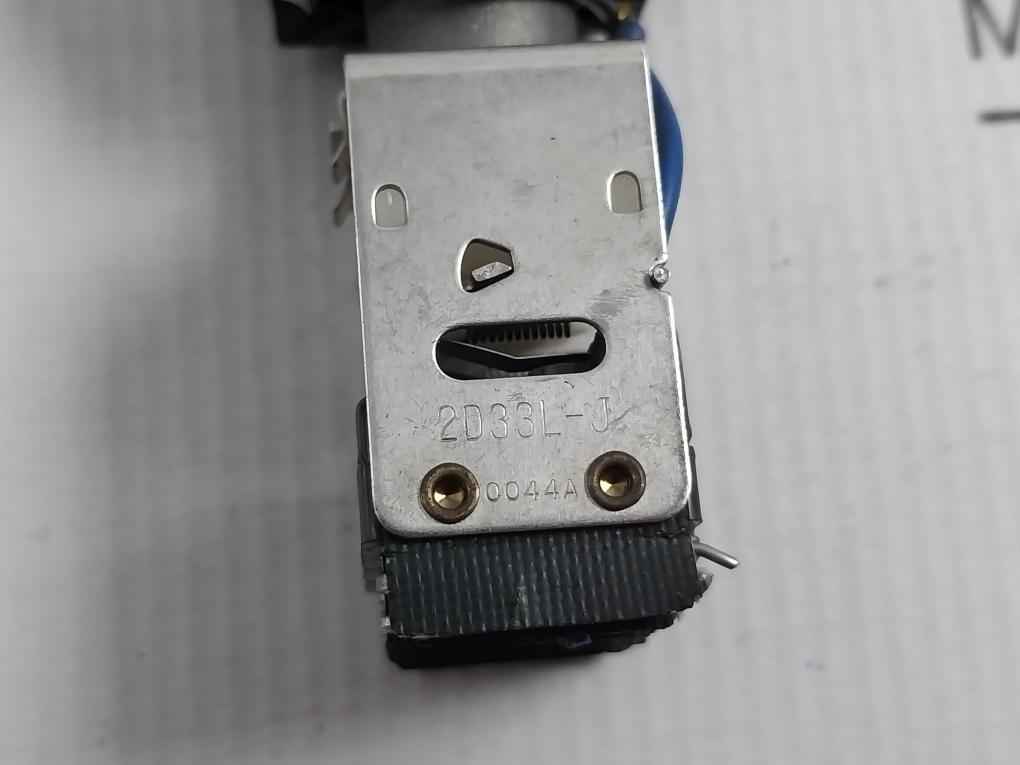 Yamatake Honeywell 2C5101 Micro Switch 2D33L-j,0044A