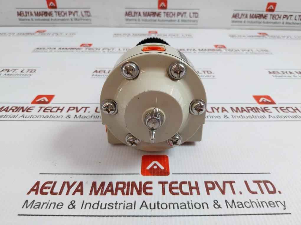 Yamatake Pneumatic Pressure Regulator 140Kpa Part No Kz03-1A