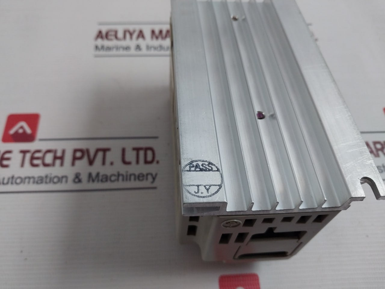 Yaskawa Cimr-j7Aa20P1 Inverter With Digital Operator 3 Phase 0.1Kw