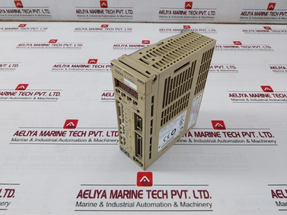 Yaskawa Sgdm-01Ada Servo Amplifier 1Ph 200-230V 50/60Hz 2A