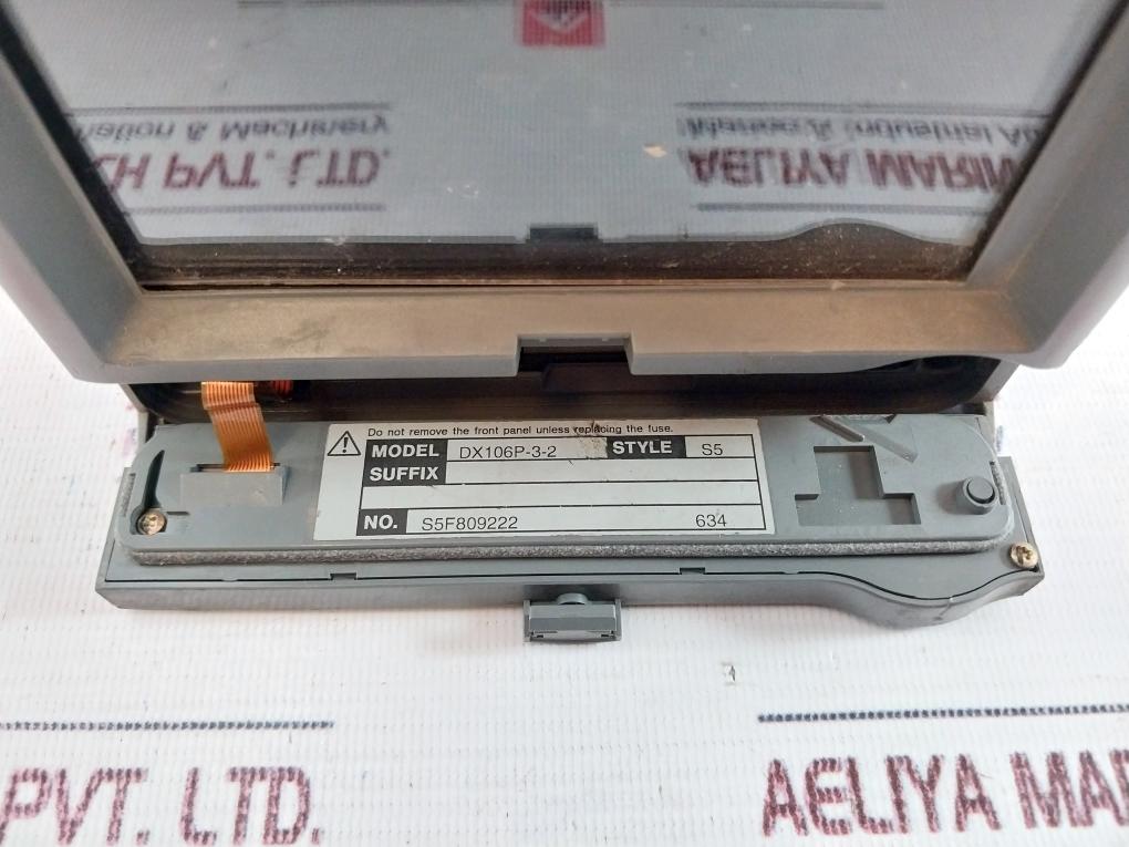 Yokogawa Daqstation Dx100P Dx106P-3-2 Chart Recorder 100-240Vac