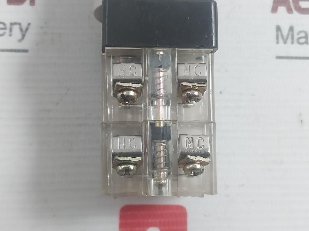 Yongsung Electric 300V 6A Push Lock & Turn Reset Switch Ys Ep334-11Ra