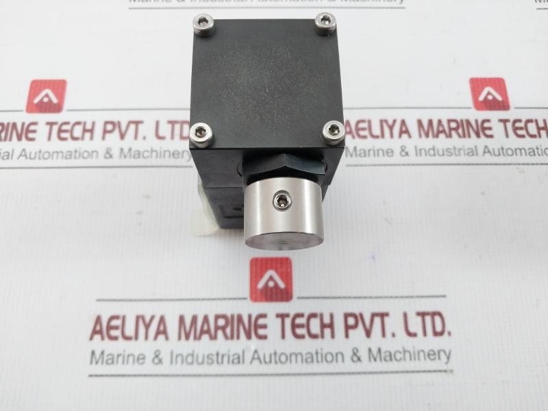 Yuken Kogyo Directional Valve Dmg-01-3D114-1039-l