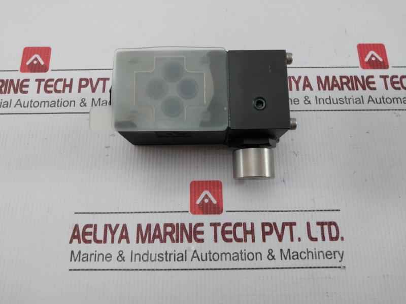 Yuken Kogyo Directional Valve Dmg-01-3D114-1039-l