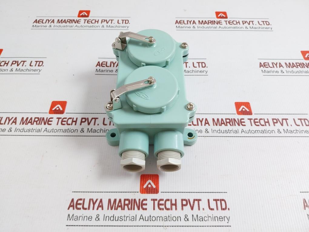 Z-2m-Ac250v-20a-W-T-Socket-In-New-2