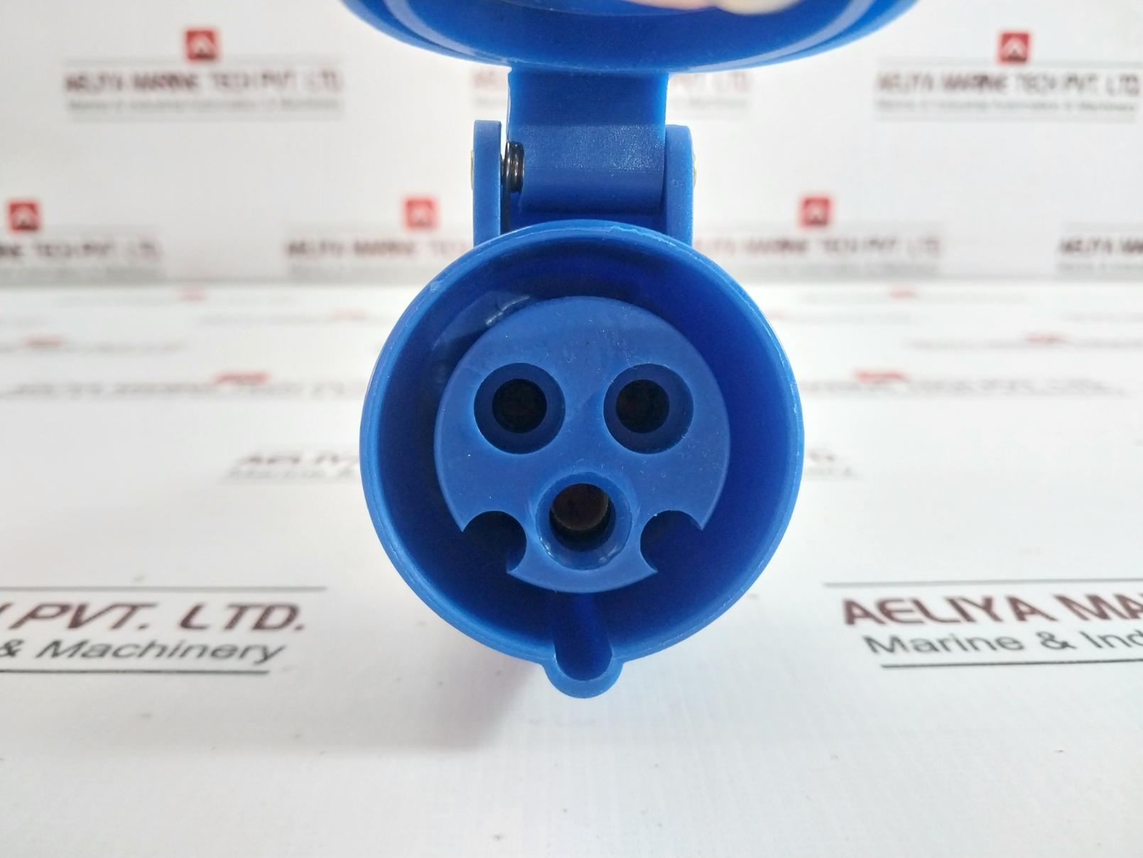 Zetalux 213 Industrial Weatherproof Plug 16A-6H/220-250V~ 