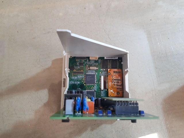 Abb Cm30/0sms0e0/std Controlmaster Controller 100-240v Ac 50/60hz 10w