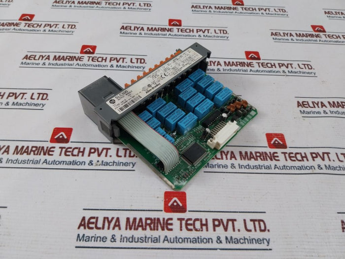 Allen-bradley Slc500 Output Module 5-265 Vac 50/60Hz