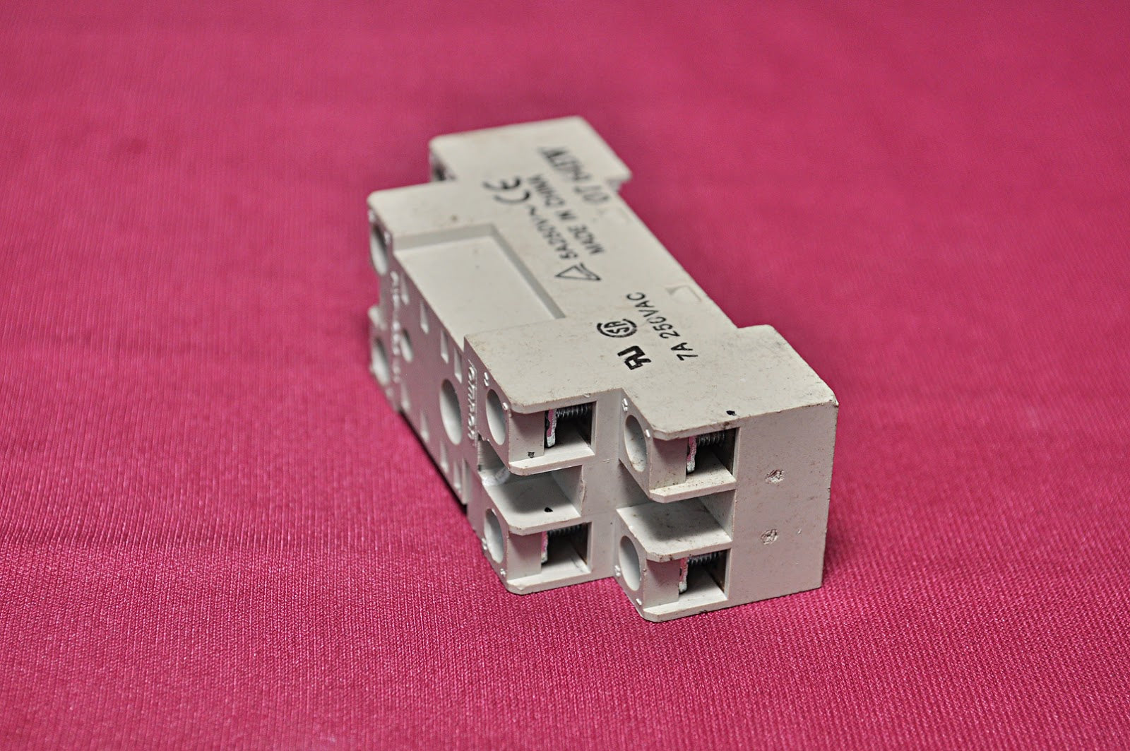 Lot of 3X OMRON PYF08A-N Relay Coil Socket 7A 250VAC