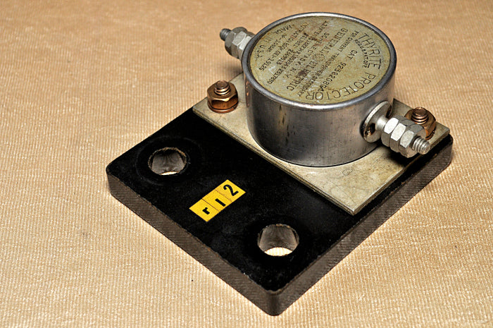 Thyrite protector 9238208g4 current transformer