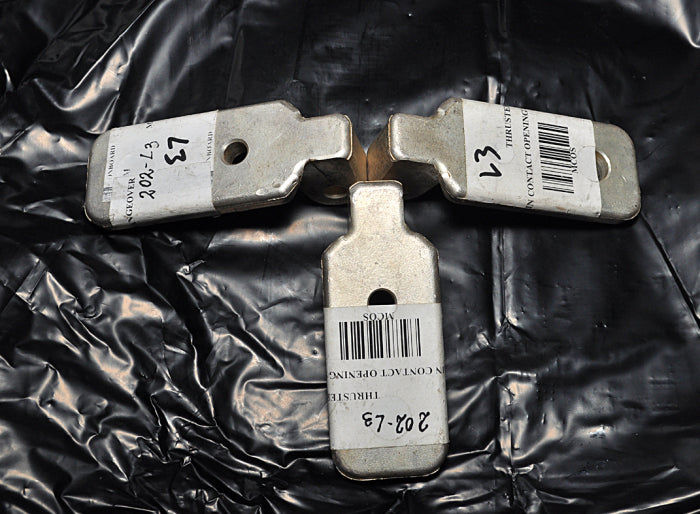 Thruster change over main contact opening side