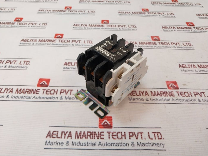 Eaton C25Dna330 Definite Purpose Contactor 208-240V 50-60Hz 30 Amp