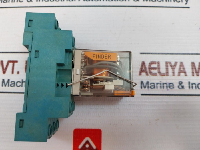 Finder 55.33 Control Relay With Base 94.73, 10a-250v